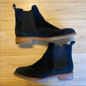 Clarks Black Suede Chelsea Boots sz 7.5